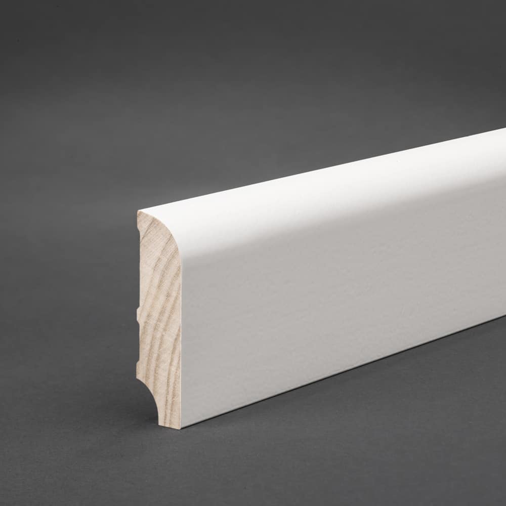 Weiße Holz-Sockelleisten