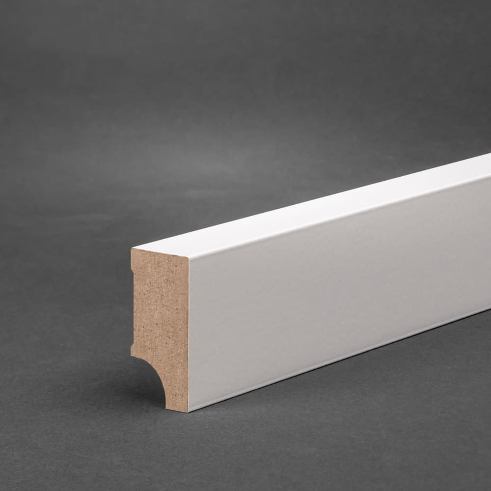 Weiße MDF-Sockelleisten
